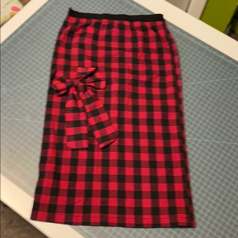 Custom Made Skirt/Bow Set (used)